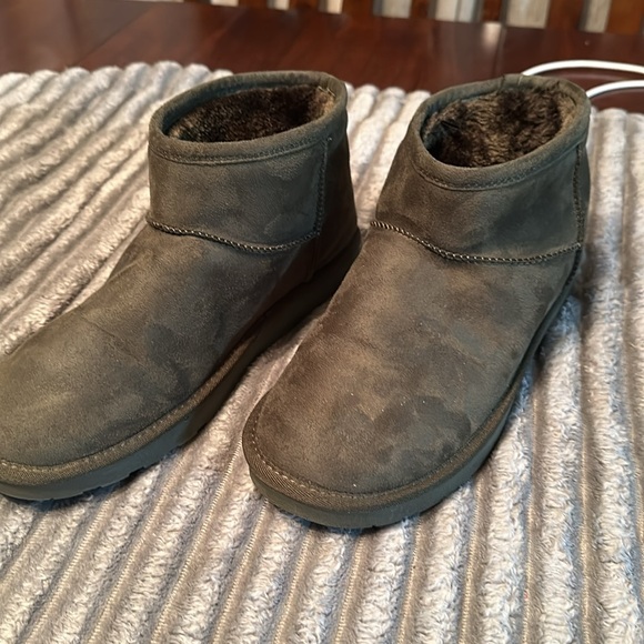 Arizona Flat Heel Winter Ankle Boots- size 10 - Picture 9 of 9